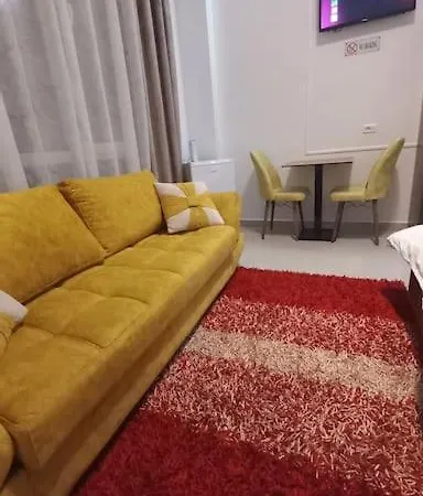شقة Isabel's 2 تيرانا